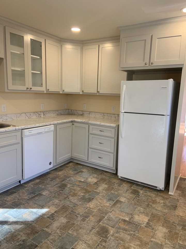 225 Habersham Dr - Photo 6 of 11