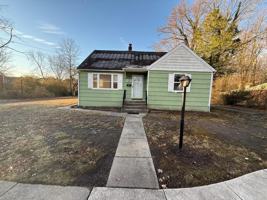 featured image of 213 Emerson St