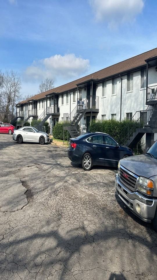 Forty West - Photo 6 of 12