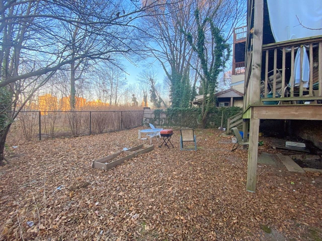 54 Calumet St - Photo 3 of 6