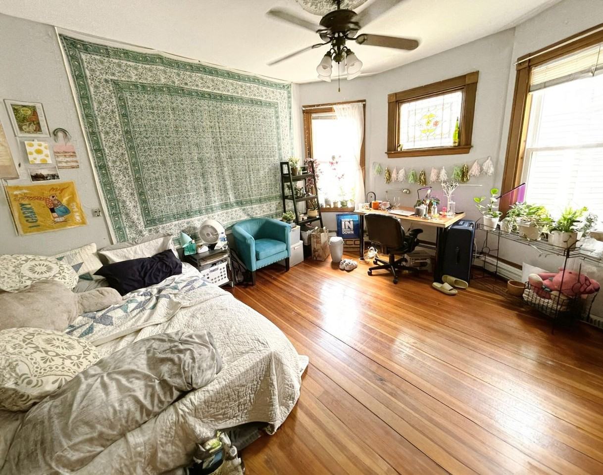 54 Calumet St - Photo 5 of 6