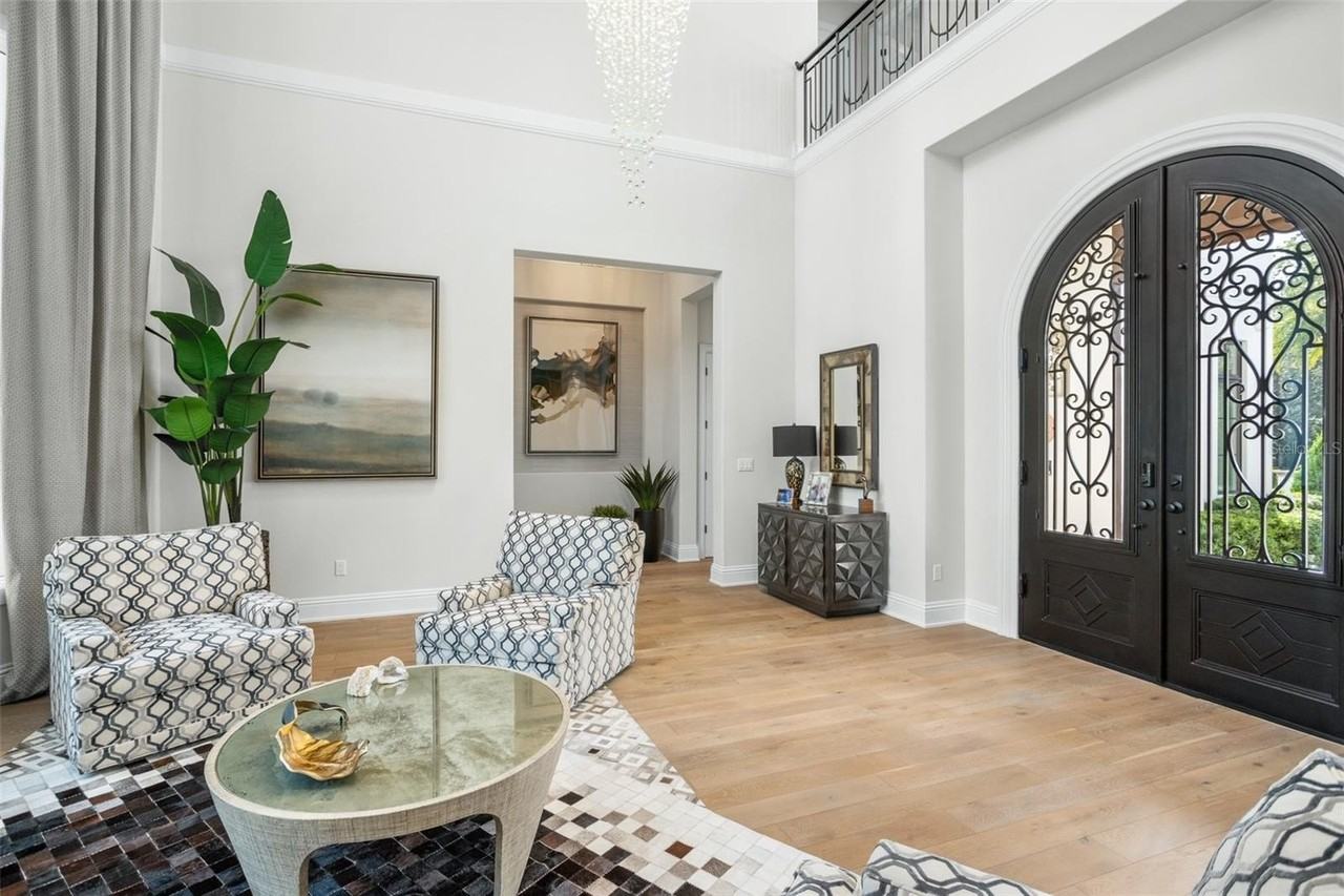 10331 Los Feliz Dr - Photo 3 of 50