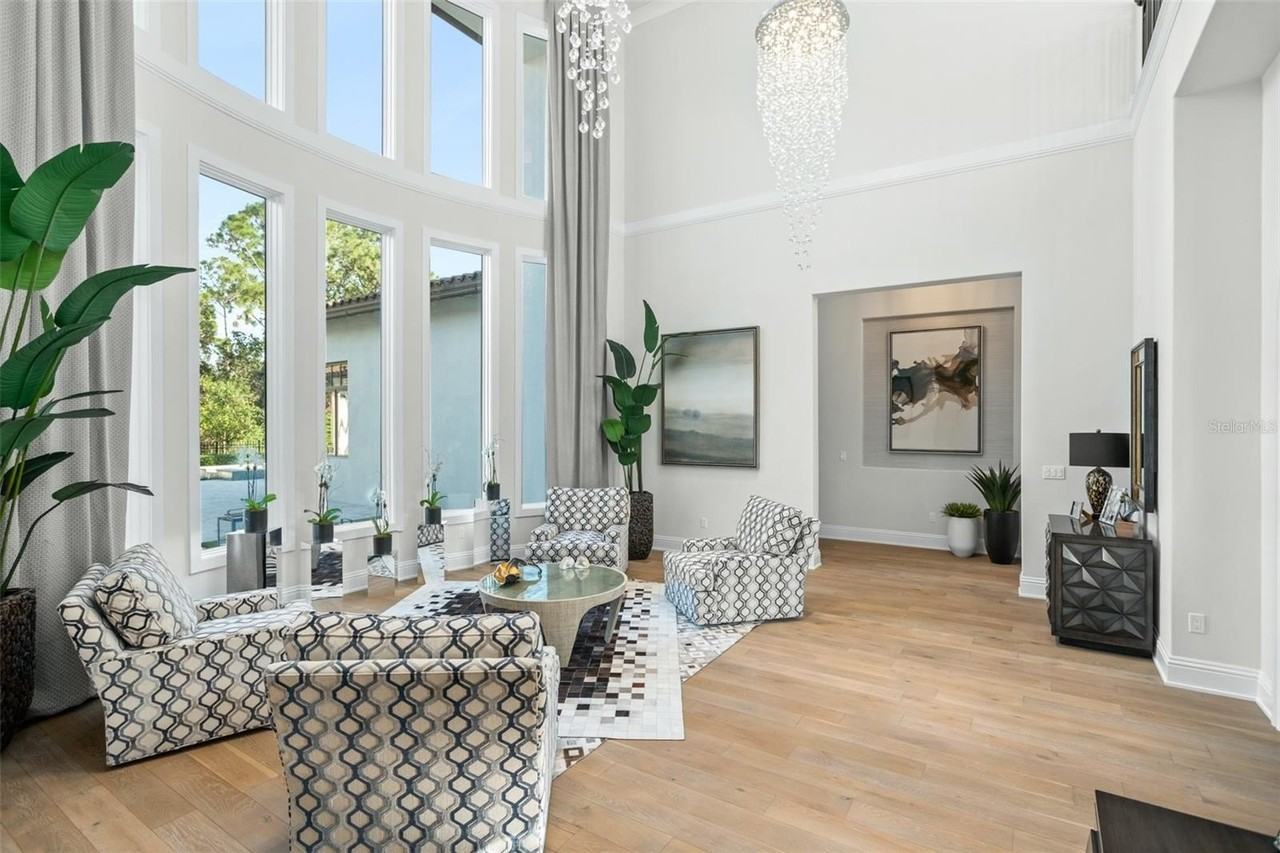 10331 Los Feliz Dr - Photo 4 of 50