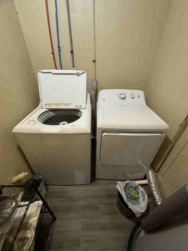 W 12th St - Photo 5 of 8