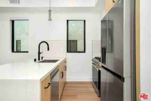 4541 Tujunga Ave - Photo 2 of 8