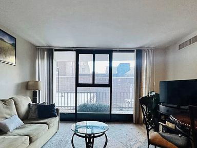 1020 15th Street #3G - Photo 2 of 14