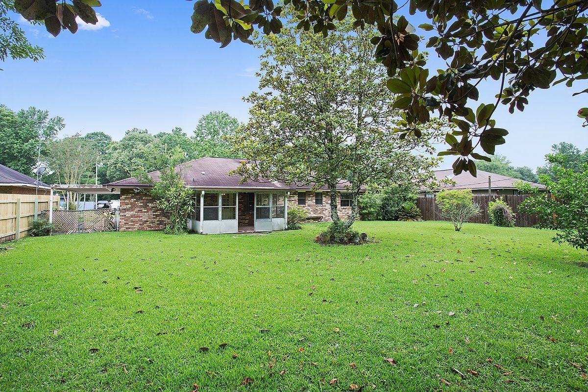 10044 Ardoon Dr - Photo 3 of 11