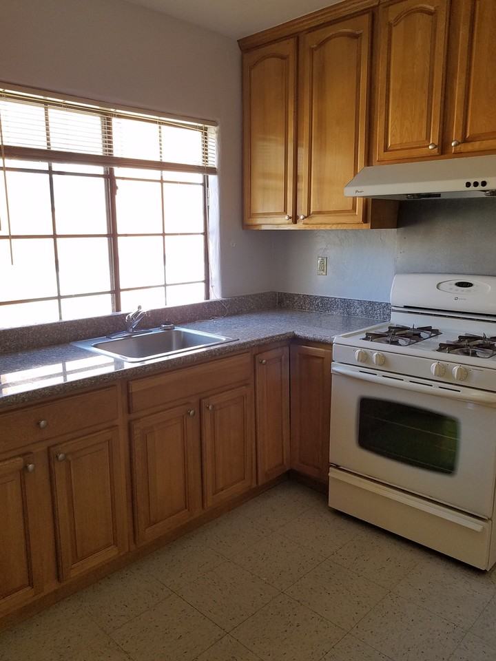 734 Beatie Street - Photo 2 of 20