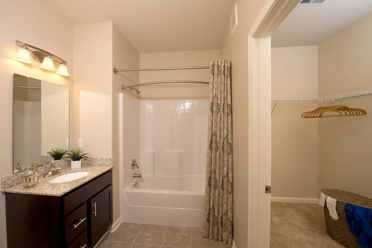 Meridian Harbourview - Photo 4 of 50