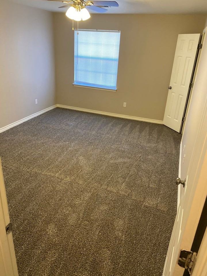 La Place Avenue H - Photo 7 of 50