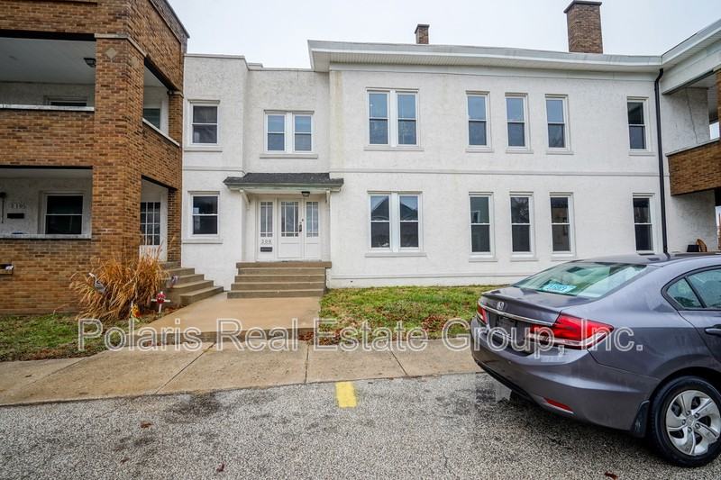 208 W Williams St - Photo 2 of 24