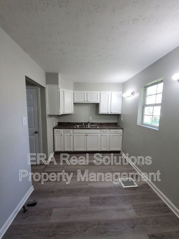 1130 Lexington Ave - Photo 2 of 18