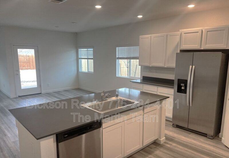 1725 Treeline Dr - Photo 3 of 19