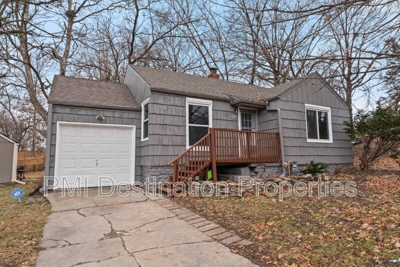 1733 N 40th St - Photo 3 of 40