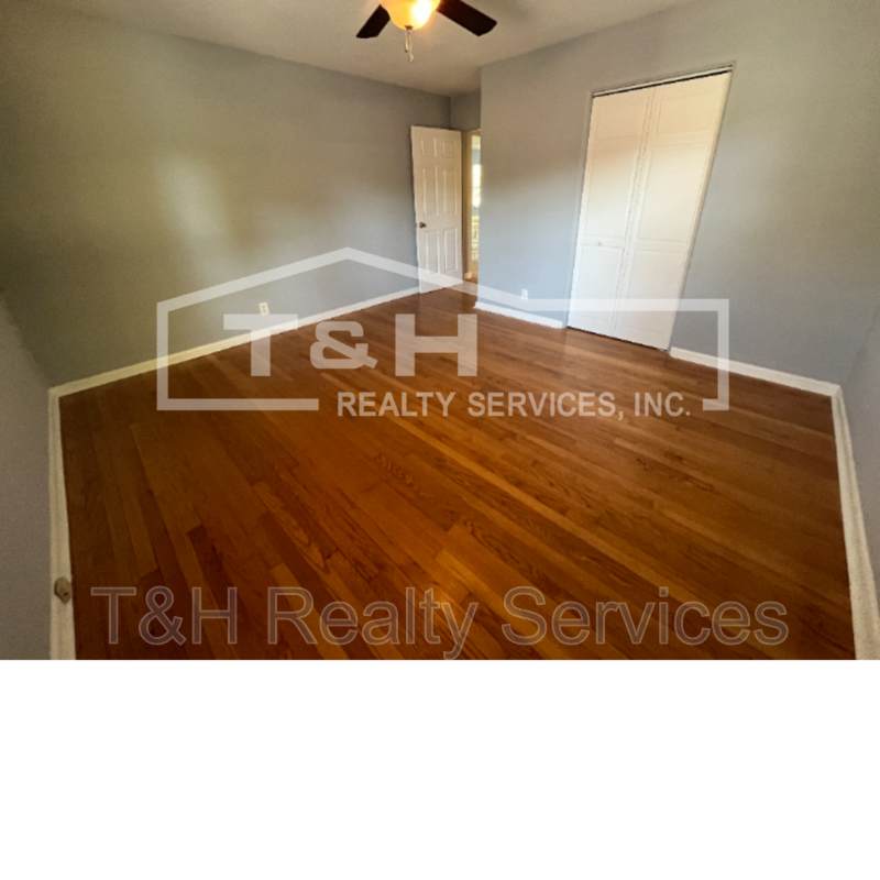 9627 E 10th St - Photo 3 of 15