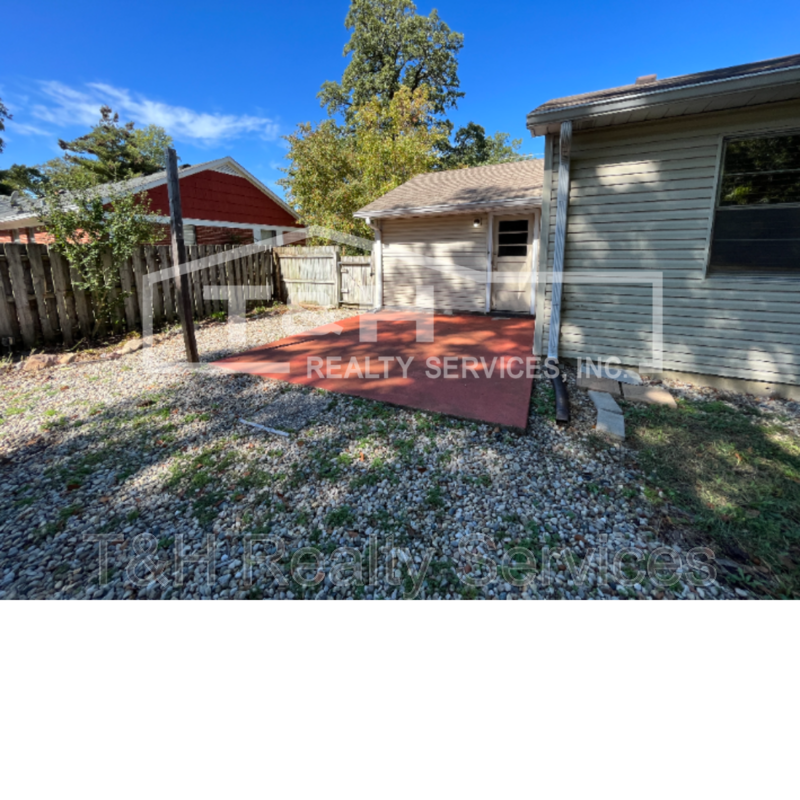 9627 E 10th St - Photo 7 of 15