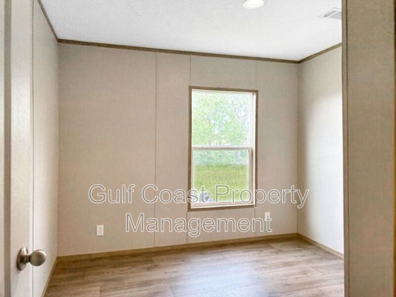 6293 Gewant Blvd - Photo 3 of 28