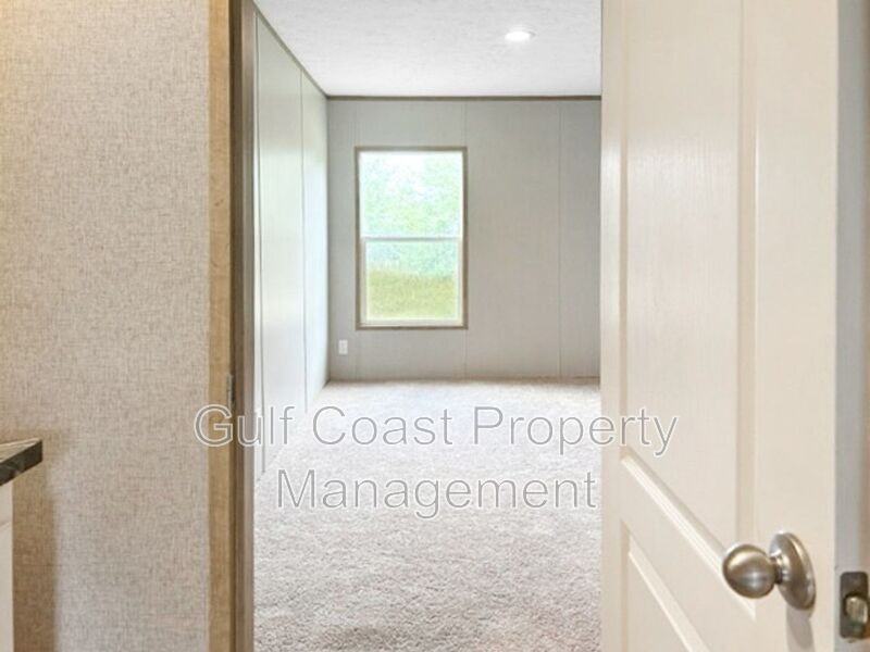 6293 Gewant Blvd - Photo 4 of 28
