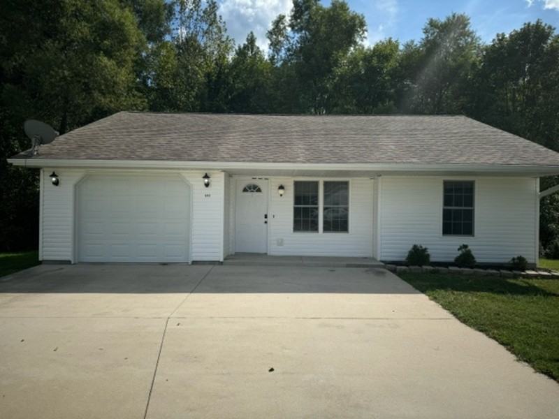 183 Wildrose Ln - Photo 2 of 10