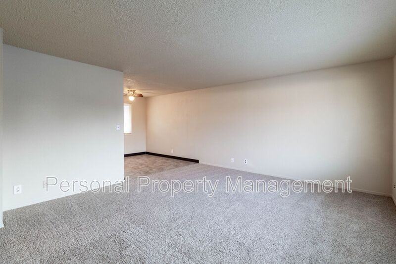 900 Ne 86th St - Photo 2 of 11