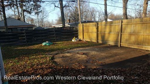 6400 Alderwood Rd - Photo 2 of 27