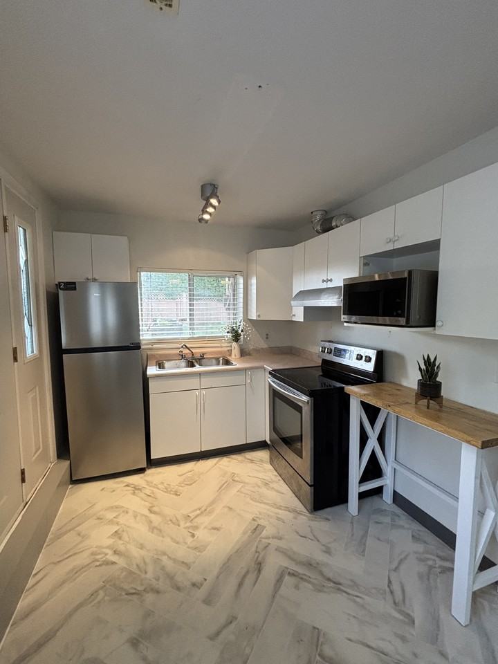 2640 McLaughlin Court - Photo 3 of 7