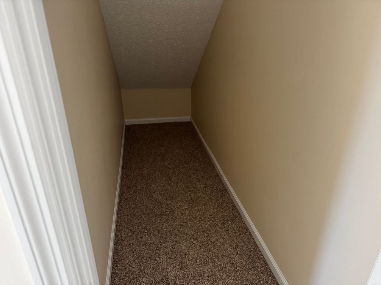 232 Skunk Valley Rd - Photo 2 of 15