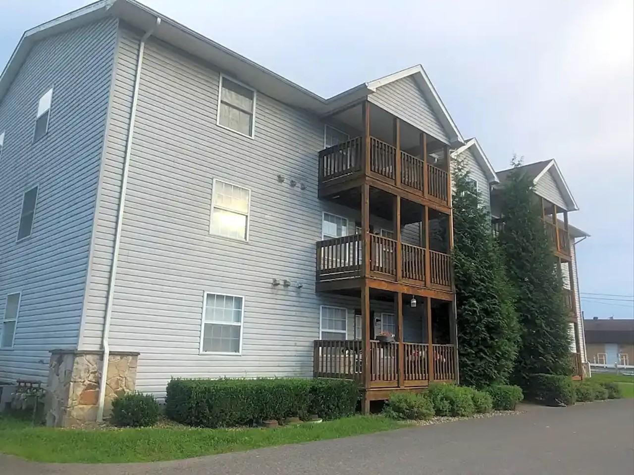 Hall Valley Apartments - Photo 6 of 7