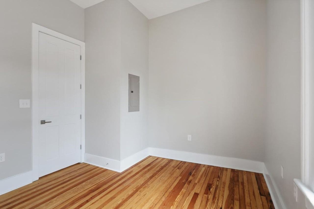 2617 Carondelet St #202 - Photo 6 of 7