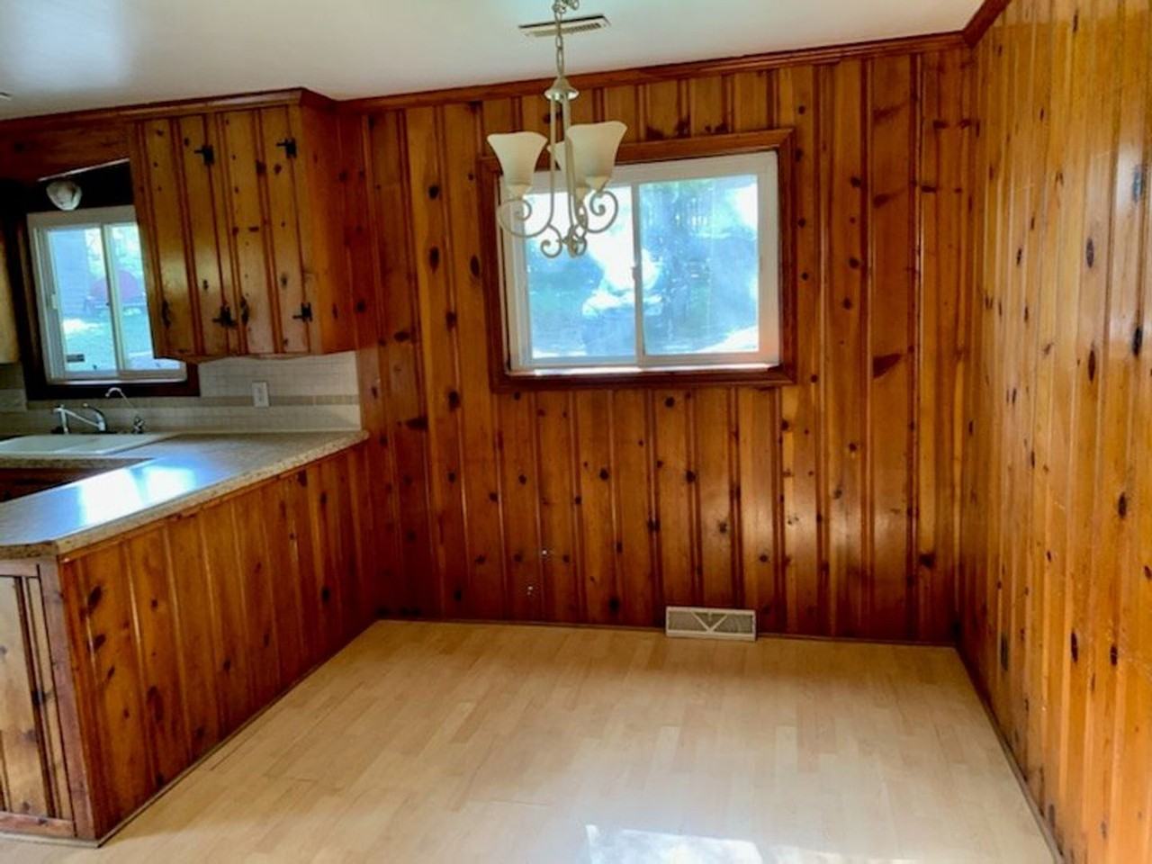 126 126 GLORIA AVE. - 126 GLORIA AVE. - Photo 2 of 10