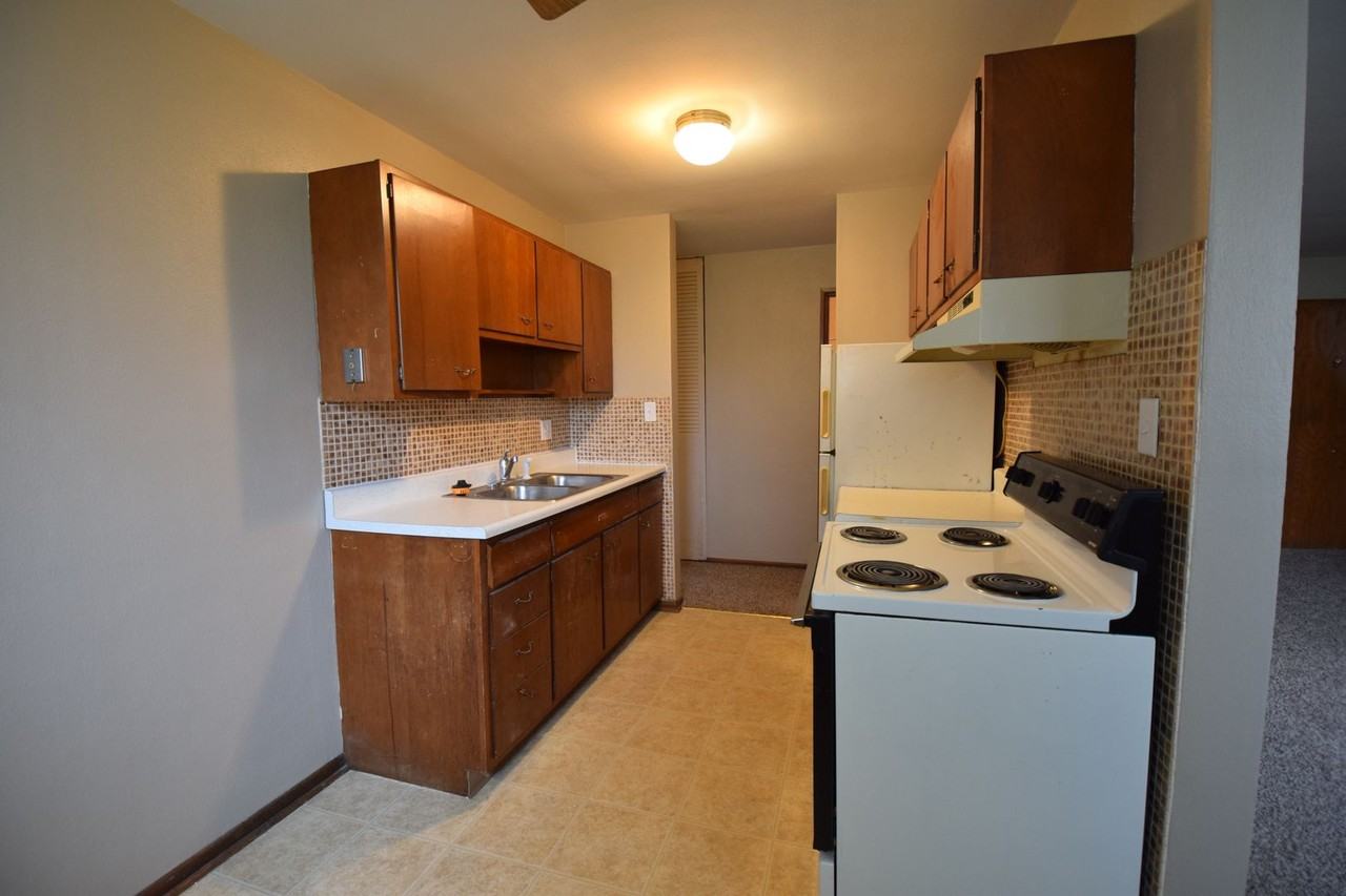 Swift Street Apartments - Photo 2 of 9