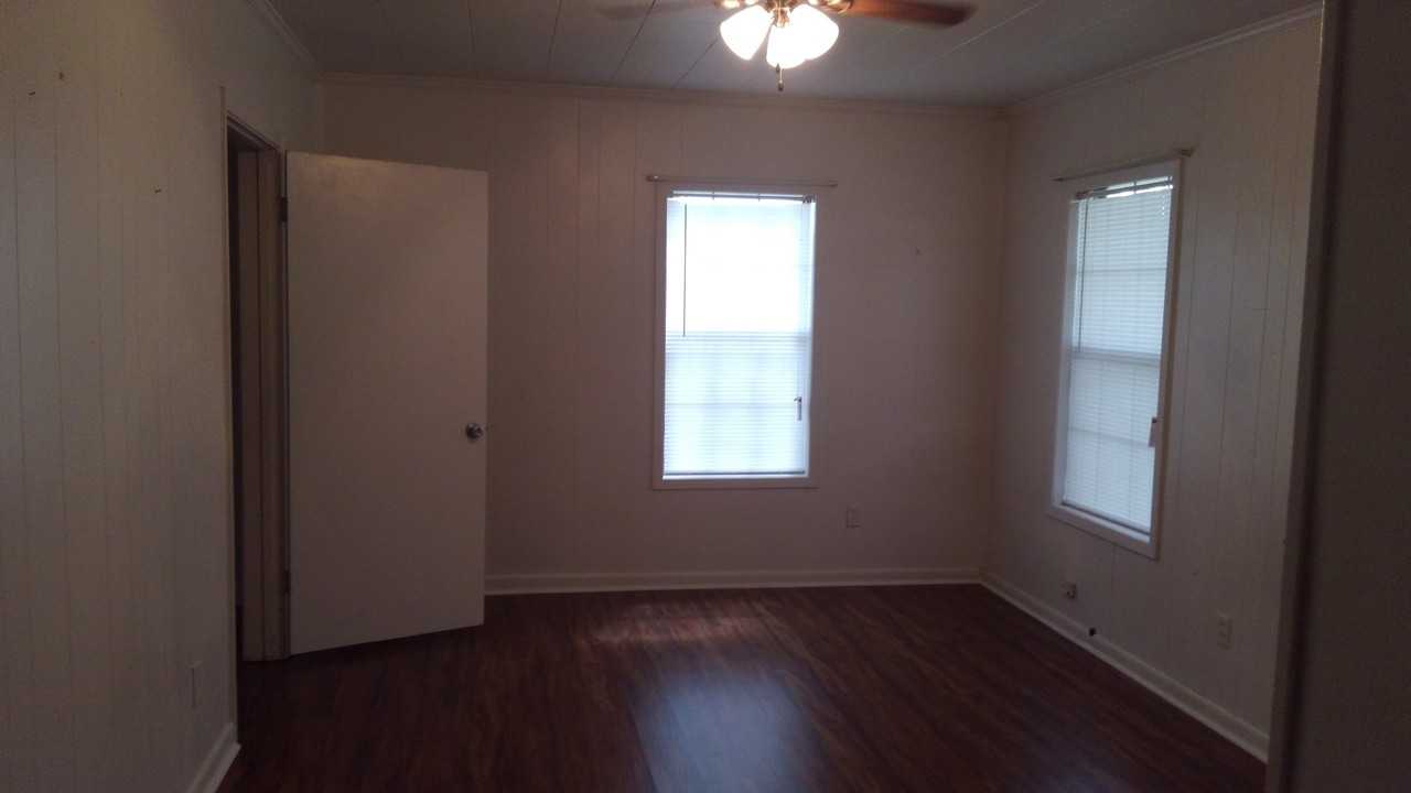 692 Granberry Rd - Photo 4 of 7