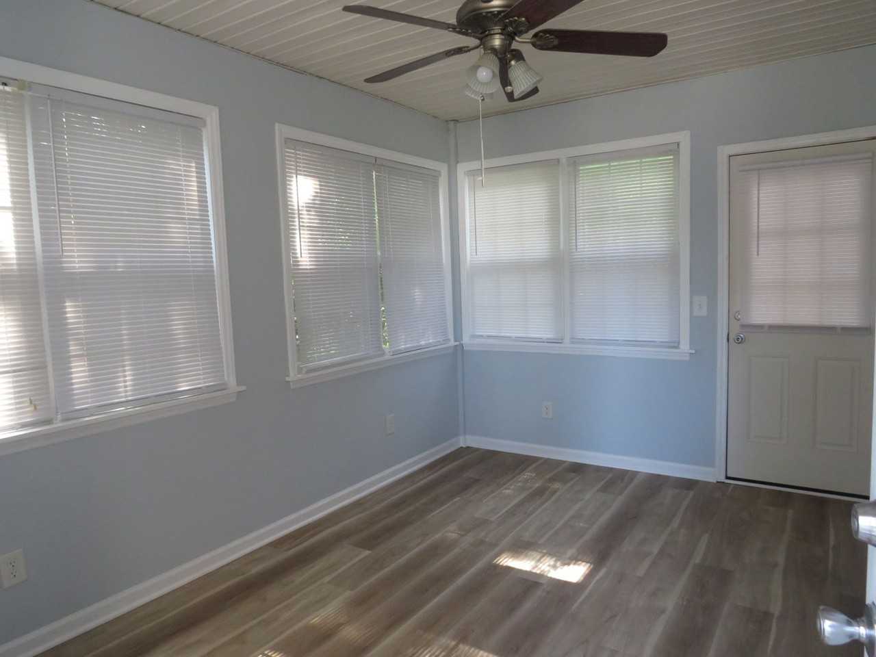 208 Stroud St - Photo 2 of 15