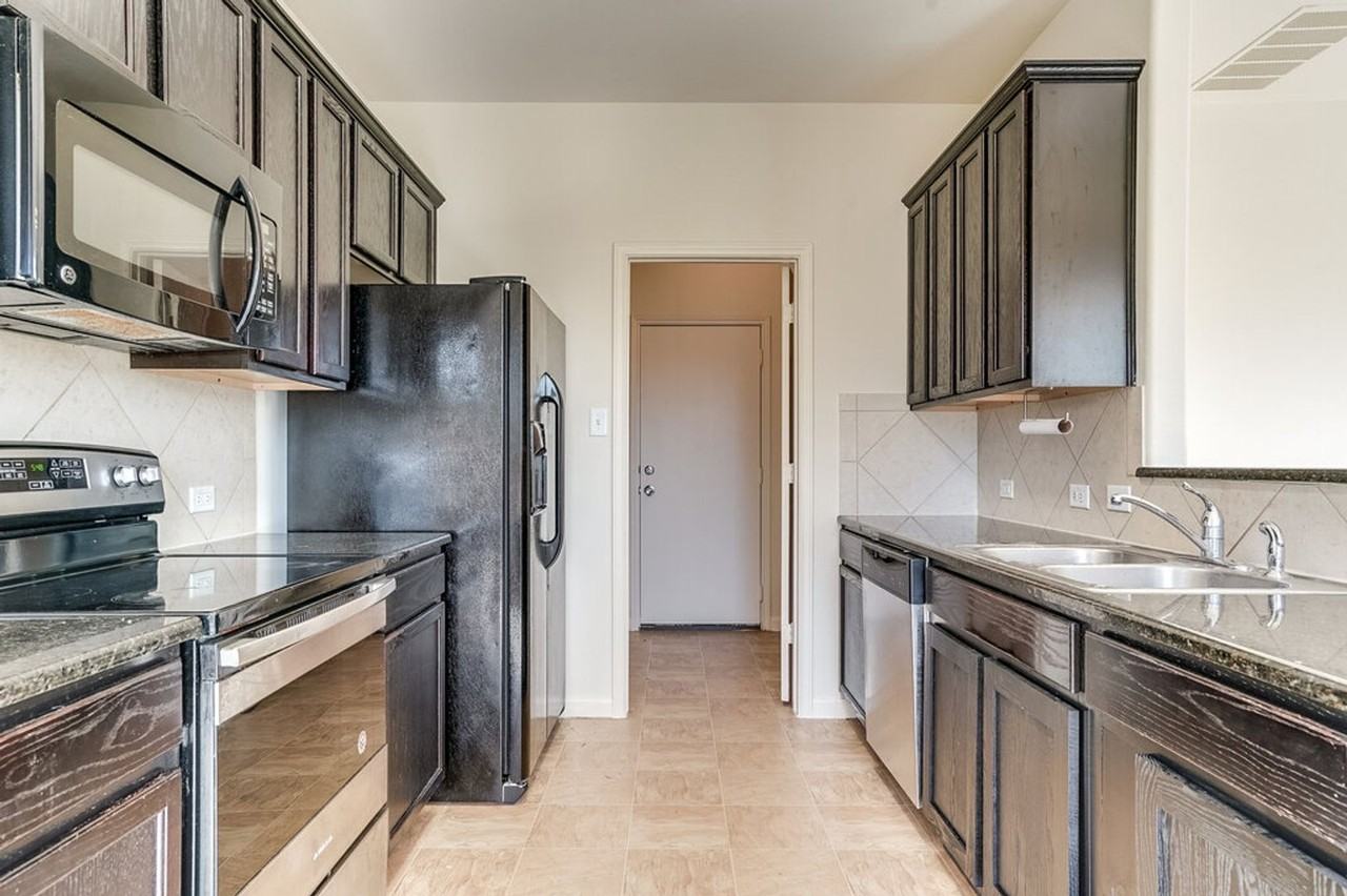 504 Old Peak Rd - Photo 4 of 20