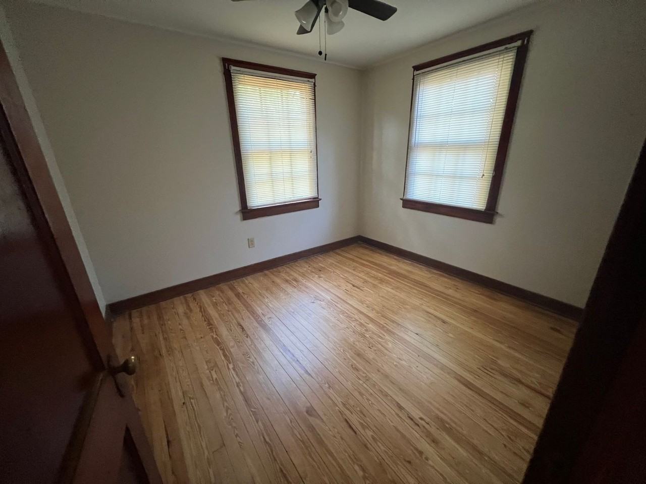 603 E 2nd St - Photo 4 of 9