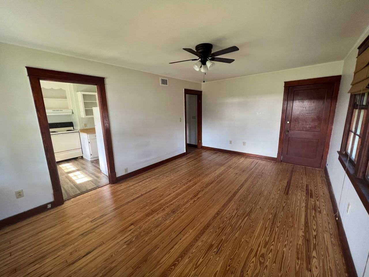 603 E 2nd St - Photo 7 of 9