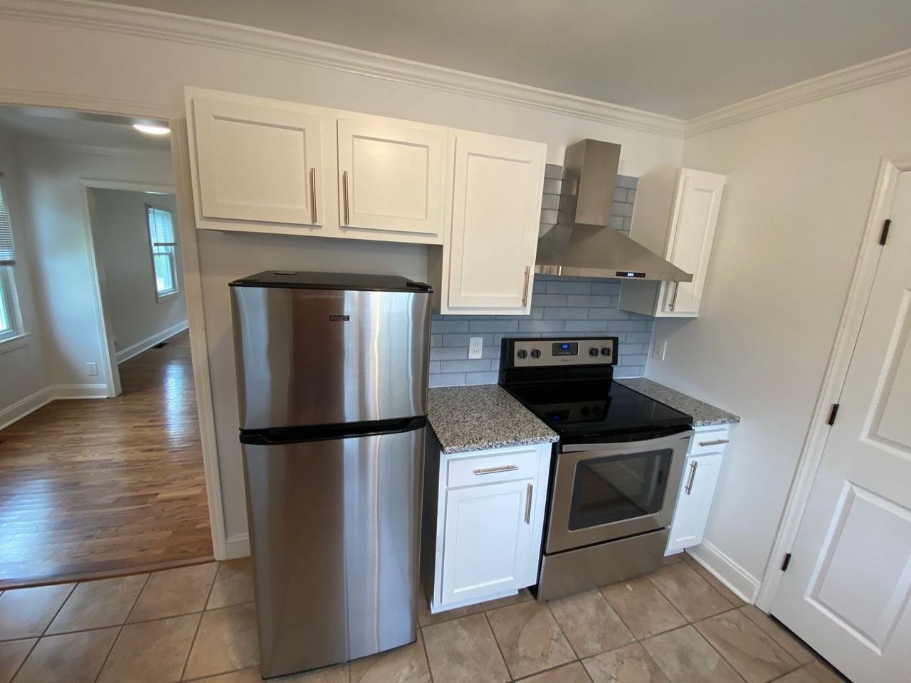 521 Greystone Rd - Photo 6 of 17