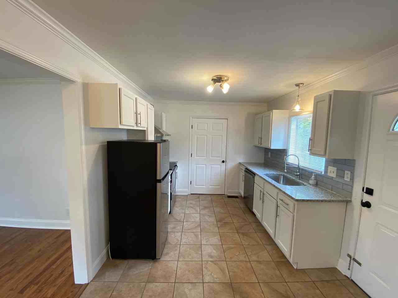 521 Greystone Rd - Photo 7 of 17