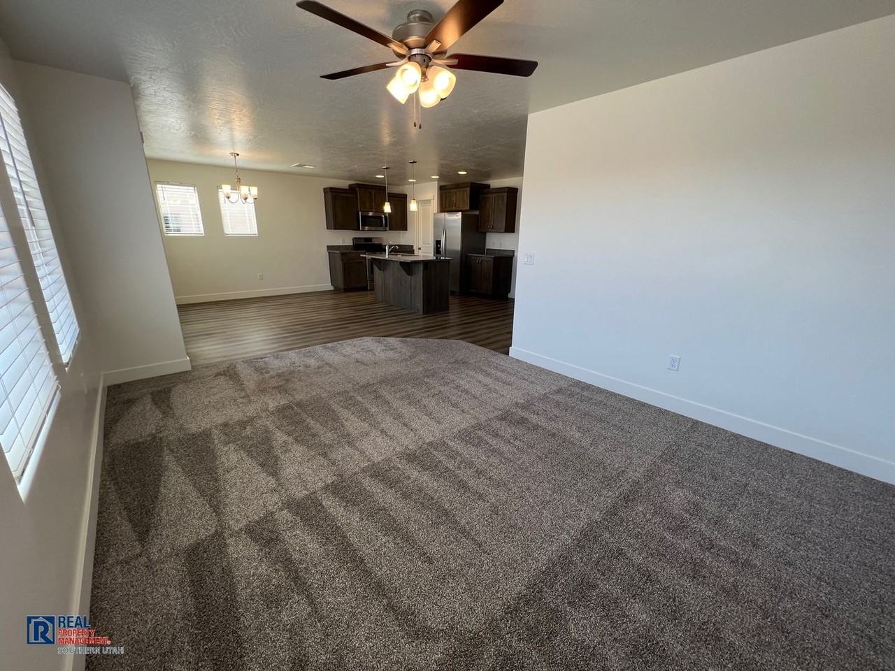 3158 E Halo Ln - Photo 4 of 19