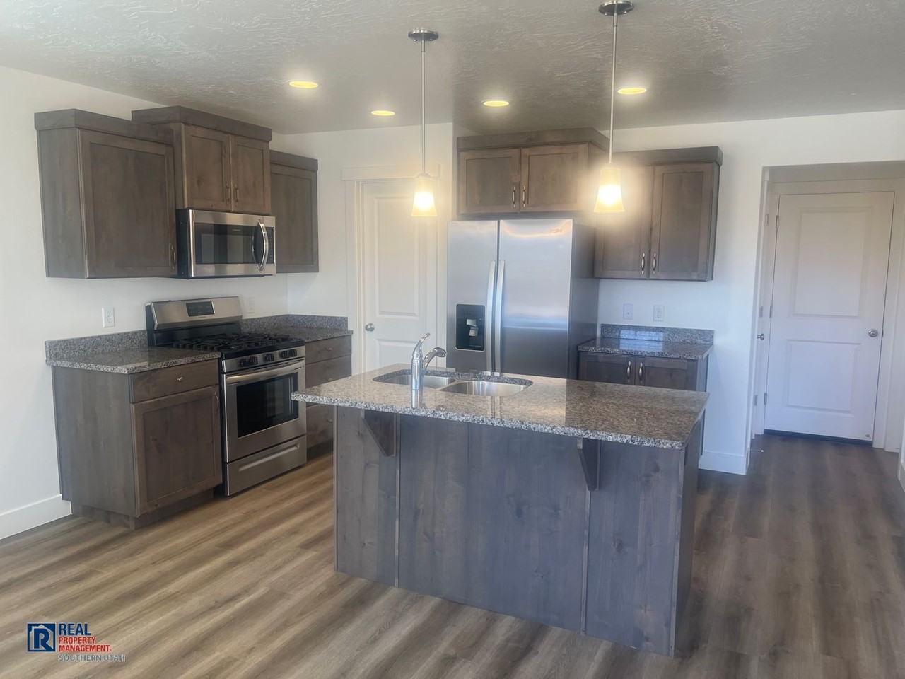 3158 E Halo Ln - Photo 6 of 19