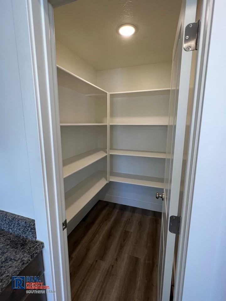 3158 E Halo Ln - Photo 7 of 19