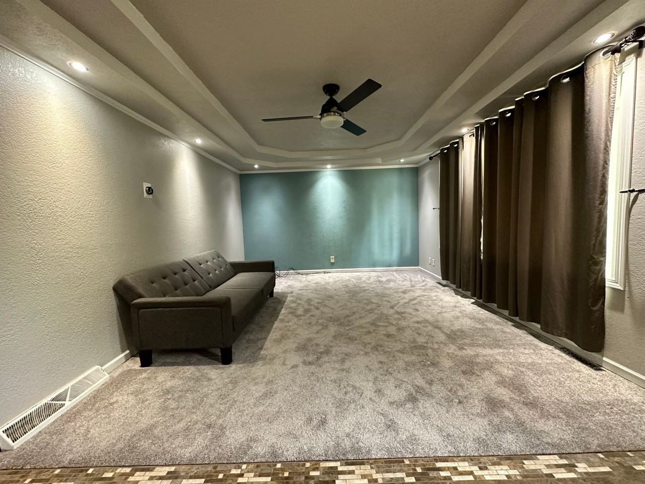 104 W Acacia Blvd - Photo 3 of 17