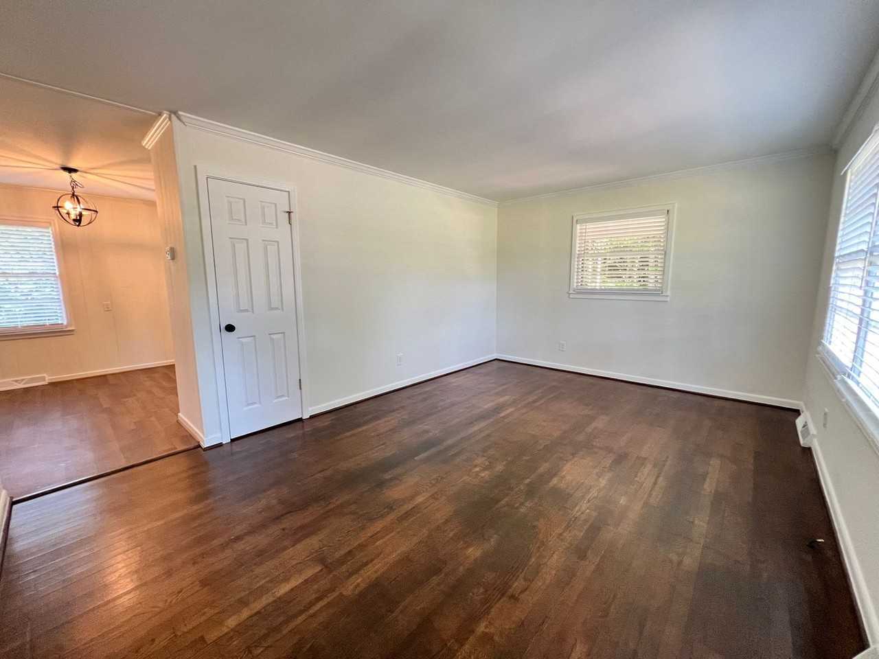 108 Franklin St - Photo 3 of 14