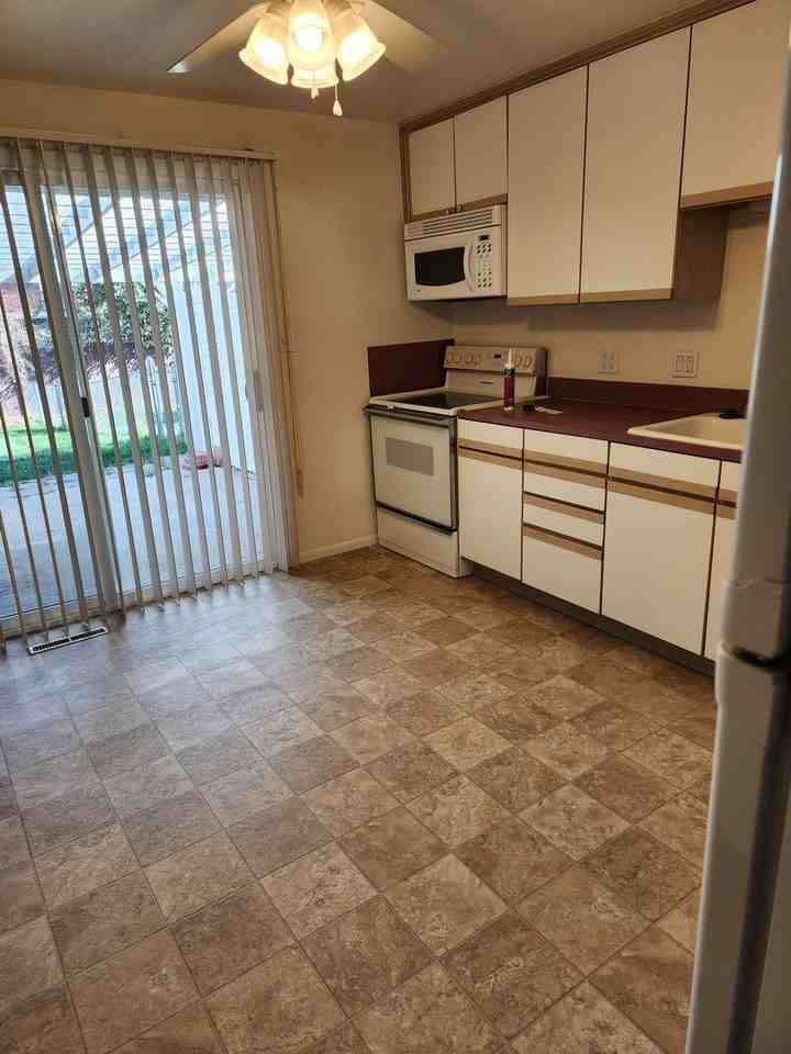 1314 Terry St - Photo 4 of 7