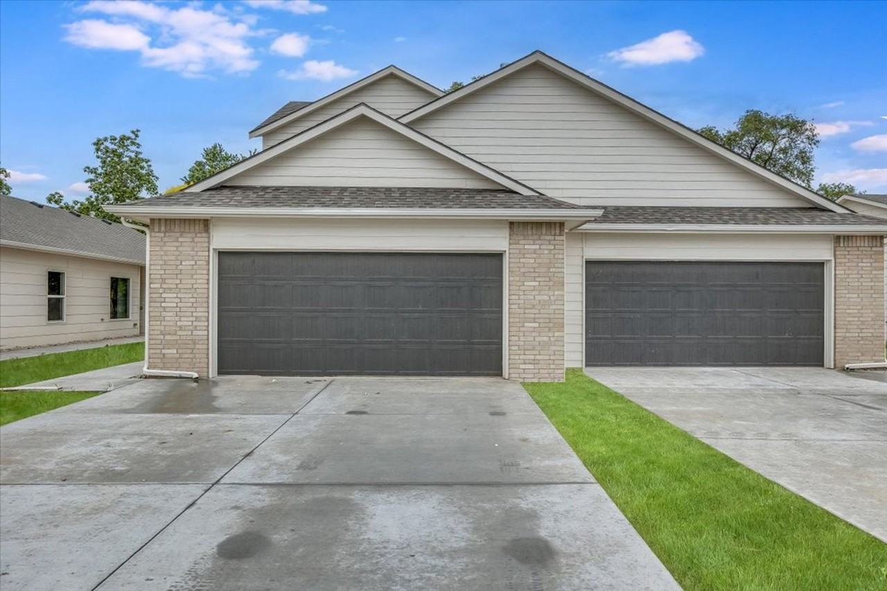 12830 W Wheatland St - Photo 2 of 13