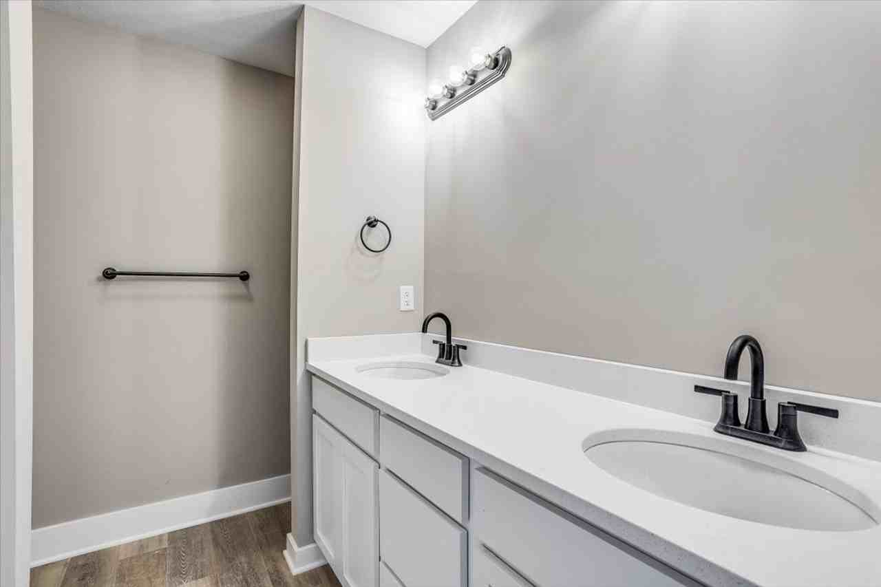 12830 W Wheatland St - Photo 7 of 13