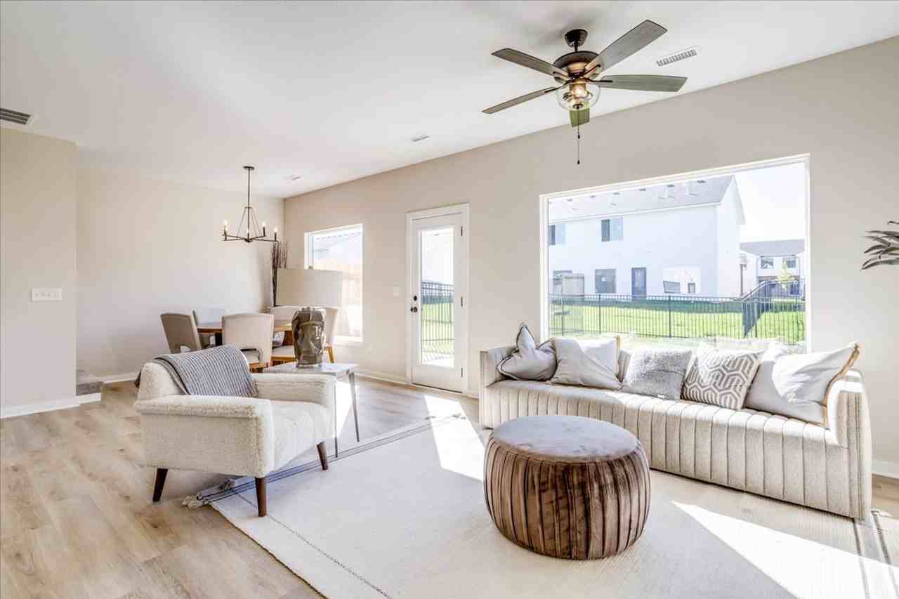 12099 W Swift Fox St - Photo 4 of 15