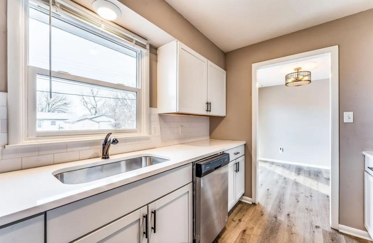 3241 S Euclid Ave - Photo 6 of 11