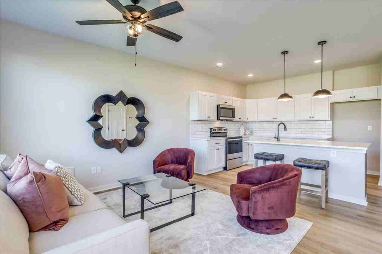 12031 W Fennec St - Photo 3 of 24