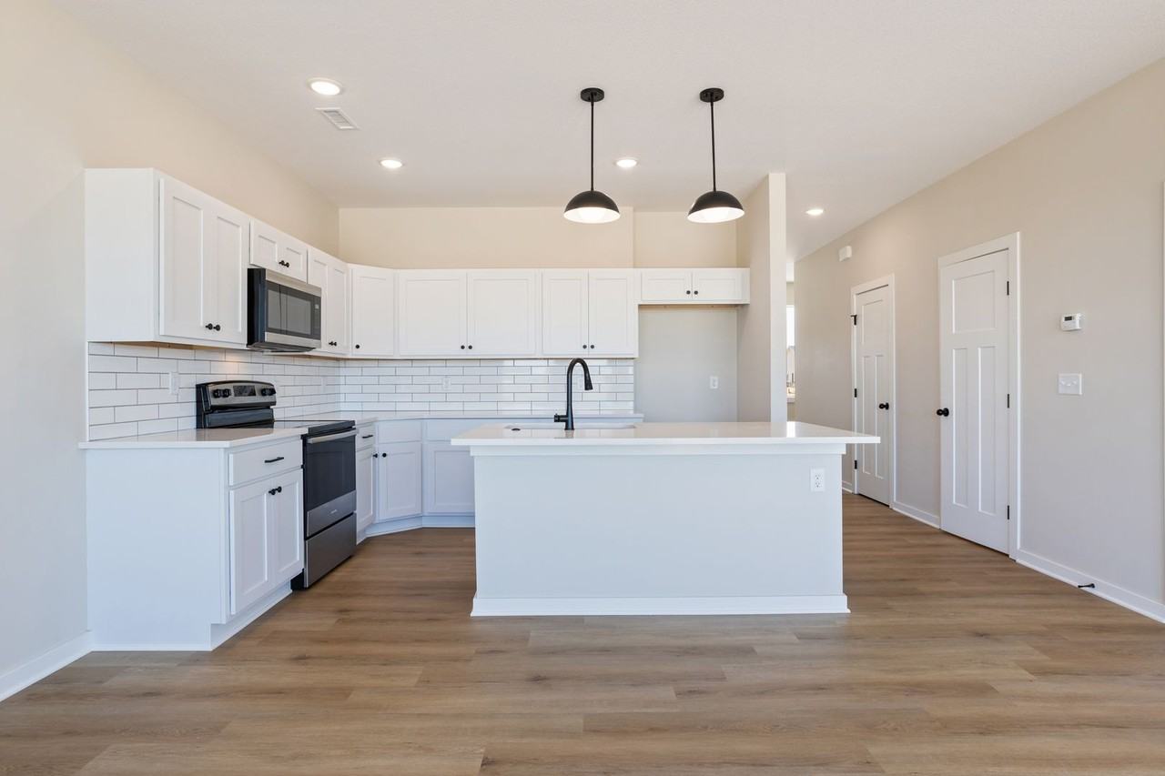 12225 W Fennec St - Photo 4 of 22